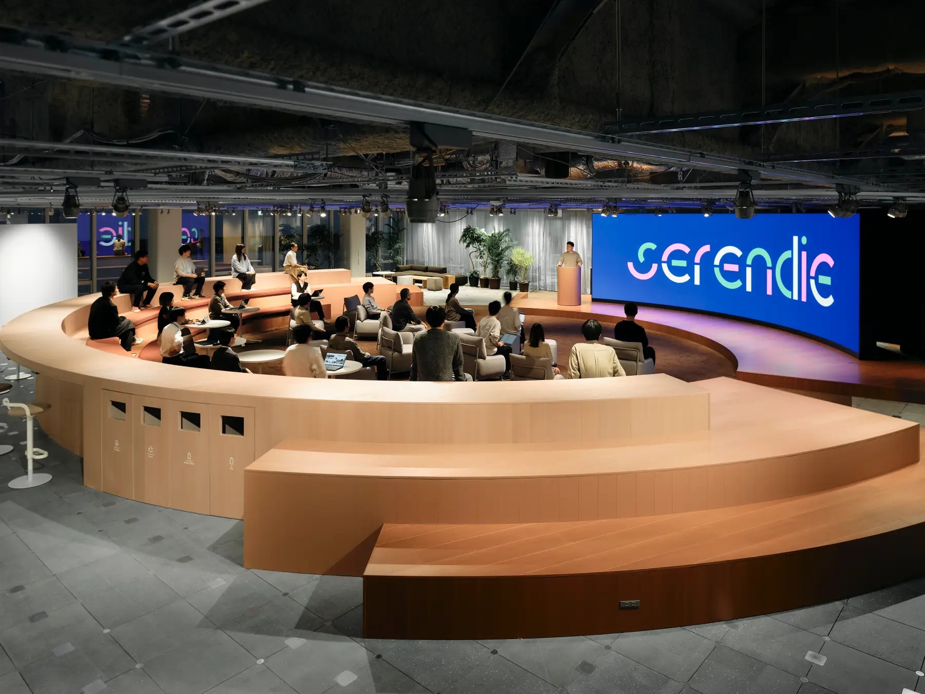 横浜アイマークプレイス 会場風景